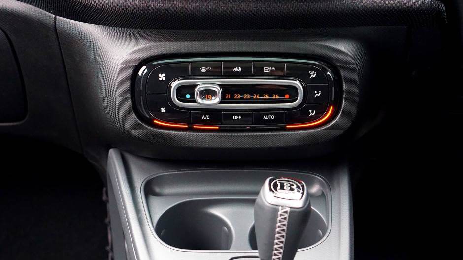 Na koliko stepeni podesiti klima uređaj u automobilu